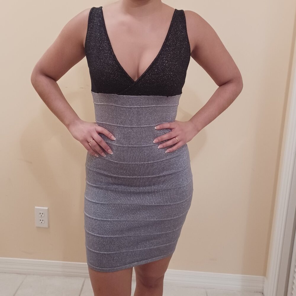 Elegant Black & Silver Bodycon Knit Dress Size M
